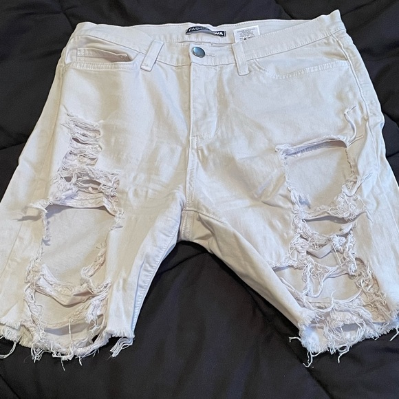 🐟gone fishing shorts🐟 - Picture 6 of 10